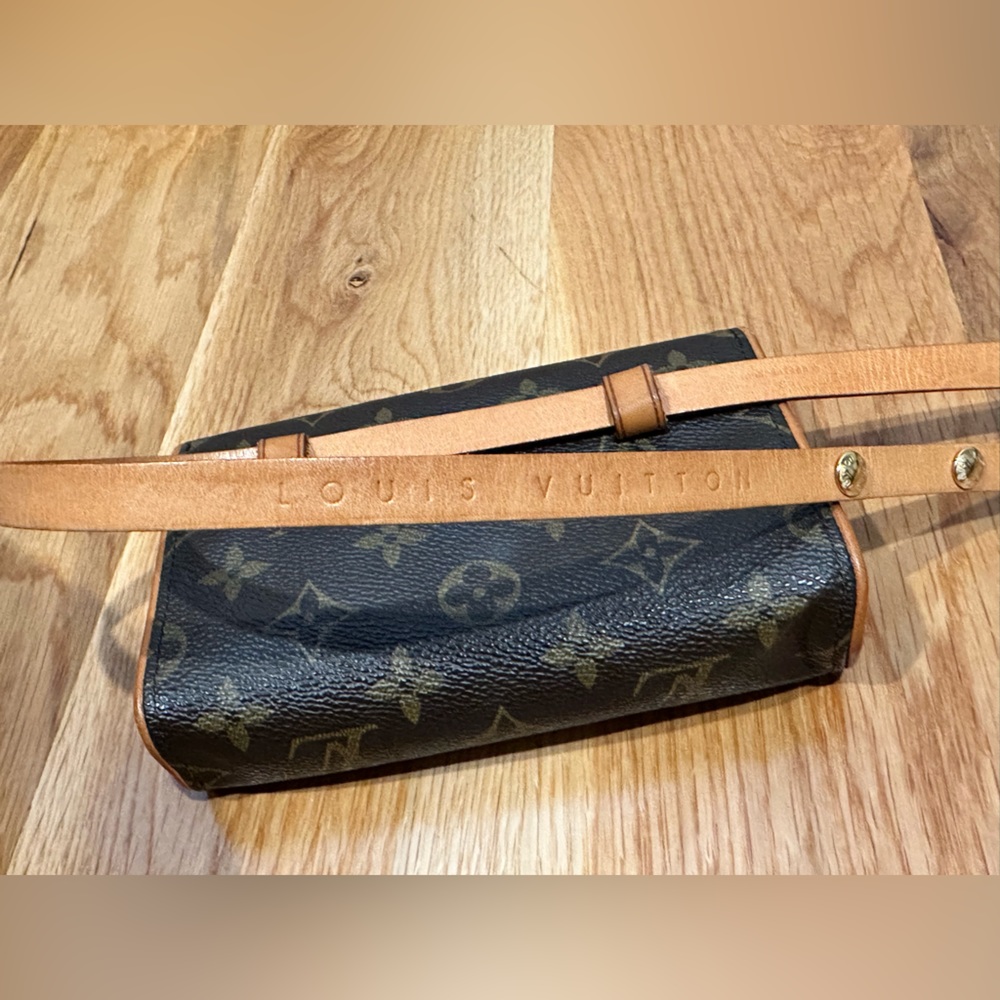 Louis Vuitton Brown and Tan Crossbody Bag - Picture 5 of 16